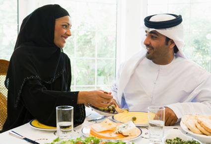 رامونا خليل: إرشادات صحيّة كي لا تدمّر الرومانسيّة حميتك!